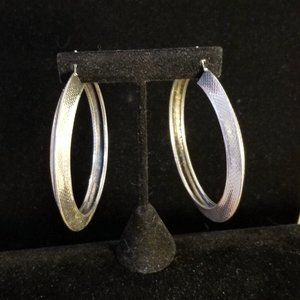 4/$15 👓 Sale  Textured Hoop Earrings